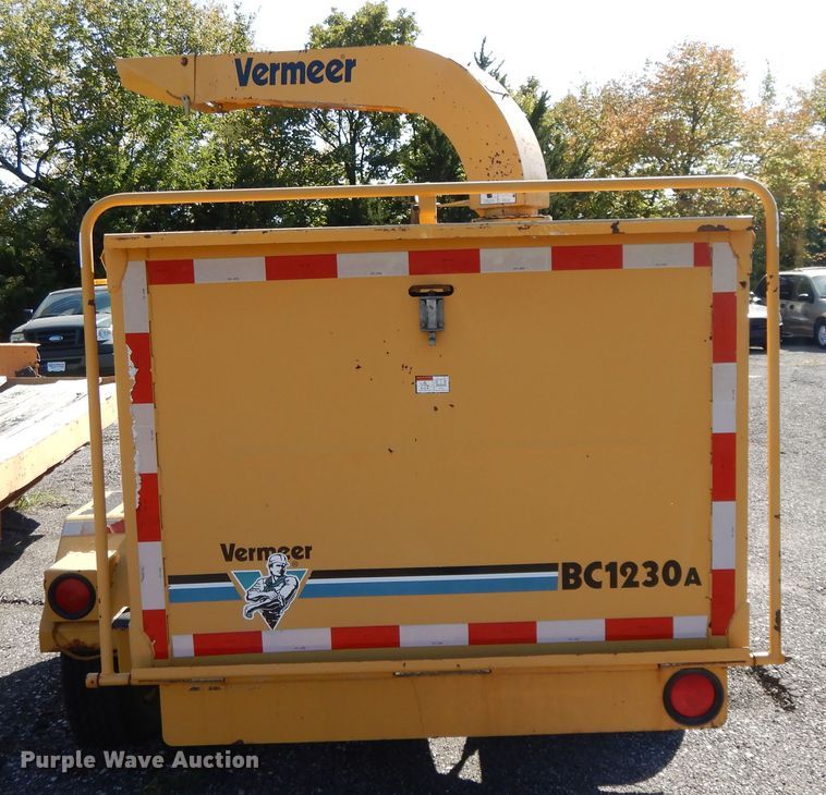 image for item DH0218 Vermeer BC1230A wood chipper