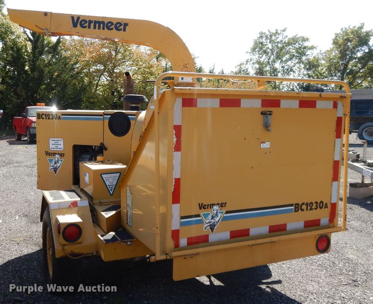 image for item DH0218 Vermeer BC1230A wood chipper