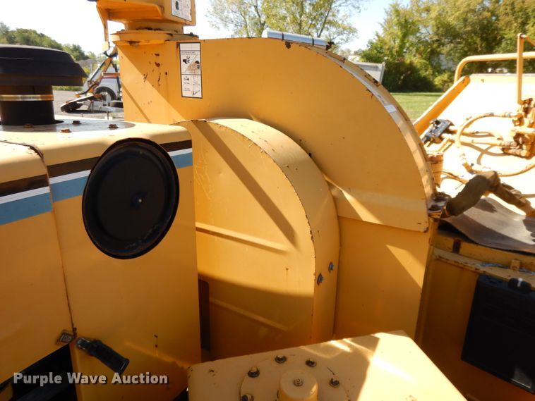 image for item DH0218 Vermeer BC1230A wood chipper