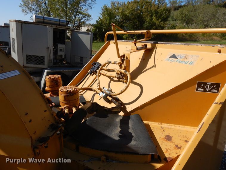 image for item DH0218 Vermeer BC1230A wood chipper