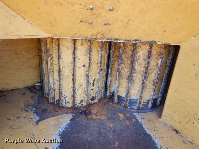 image for item DH0218 Vermeer BC1230A wood chipper