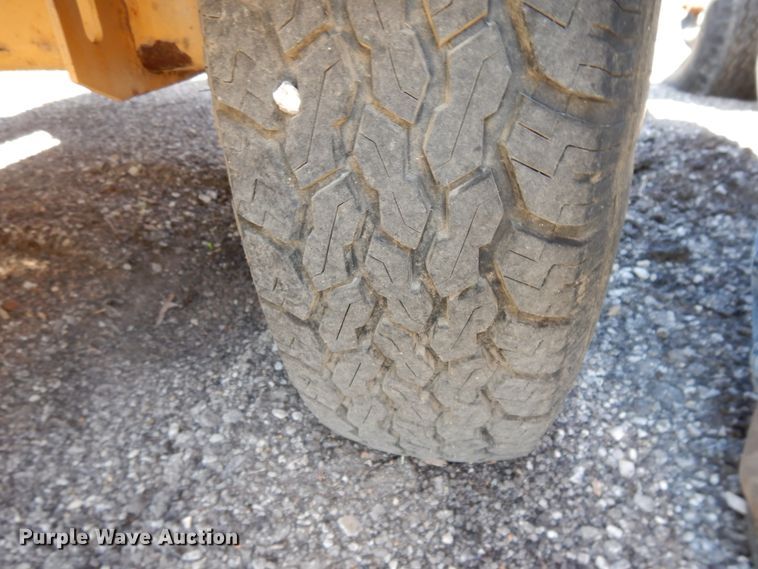 image for item DH0218 Vermeer BC1230A wood chipper