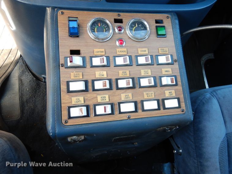 image for item DH0230 1988 Ford Econoline E350  mobile command center vehicle