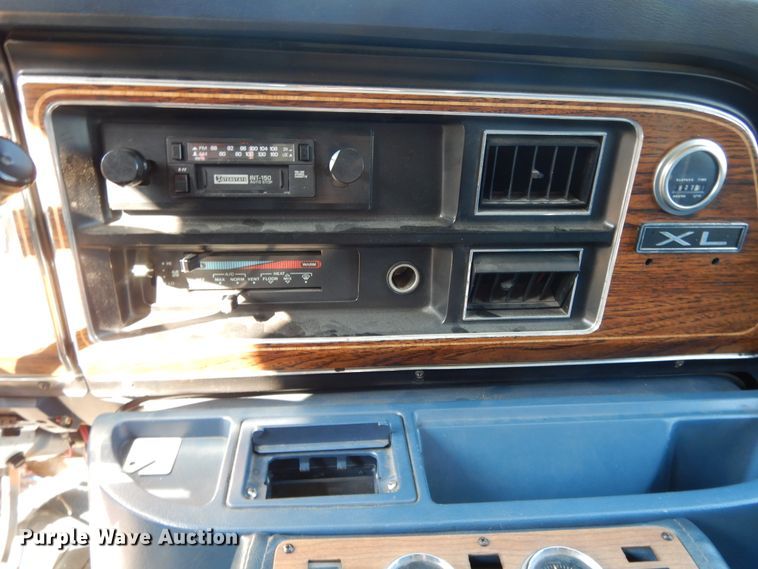 image for item DH0230 1988 Ford Econoline E350  mobile command center vehicle