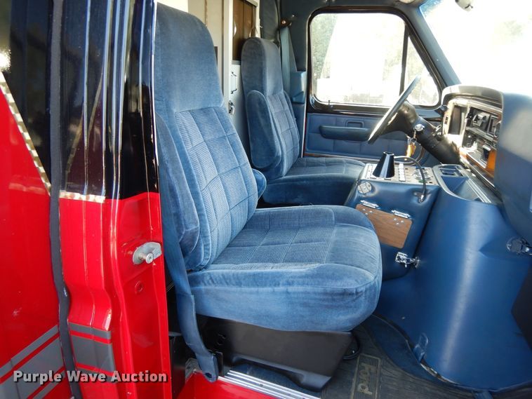 image for item DH0230 1988 Ford Econoline E350  mobile command center vehicle