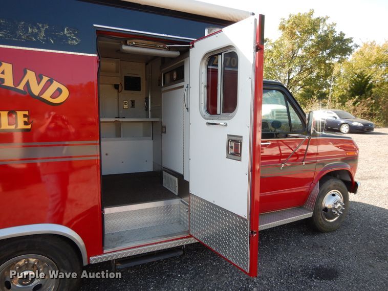 image for item DH0230 1988 Ford Econoline E350  mobile command center vehicle