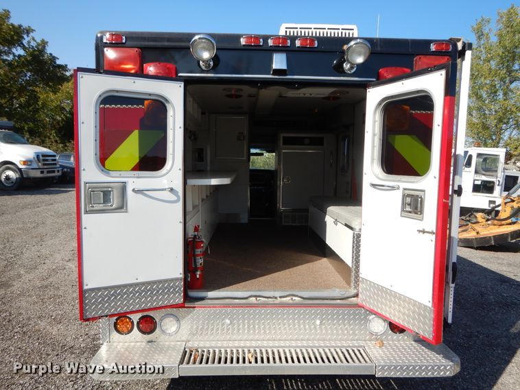 image for item DH0230 1988 Ford Econoline E350  mobile command center vehicle