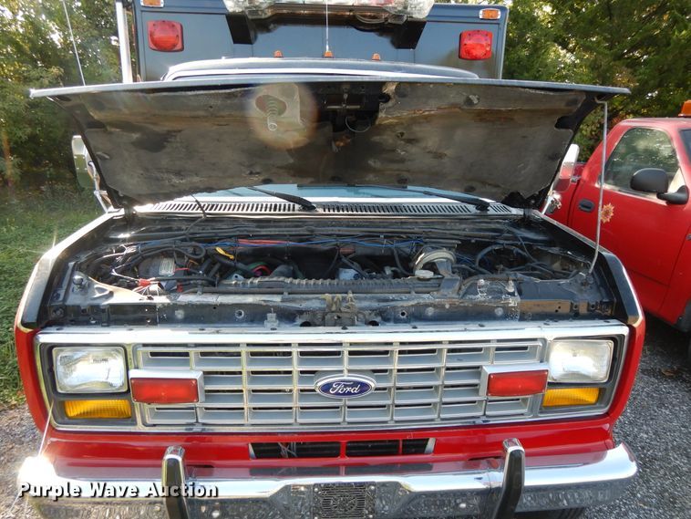 image for item DH0230 1988 Ford Econoline E350  mobile command center vehicle