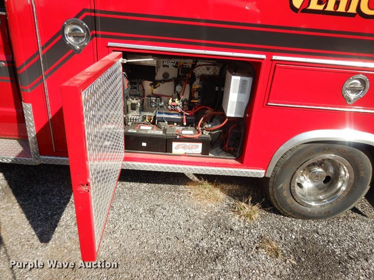 image for item DH0230 1988 Ford Econoline E350  mobile command center vehicle