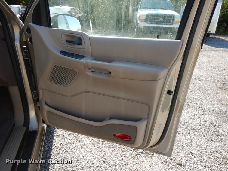 image for item DH0236 2000 Ford Windstar  van