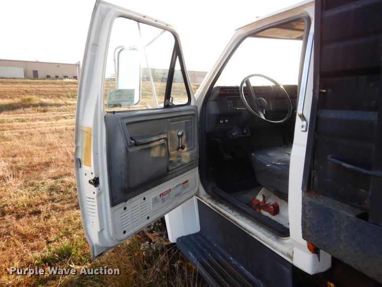 image for item DH3324 1991 Ford F600  dump truck