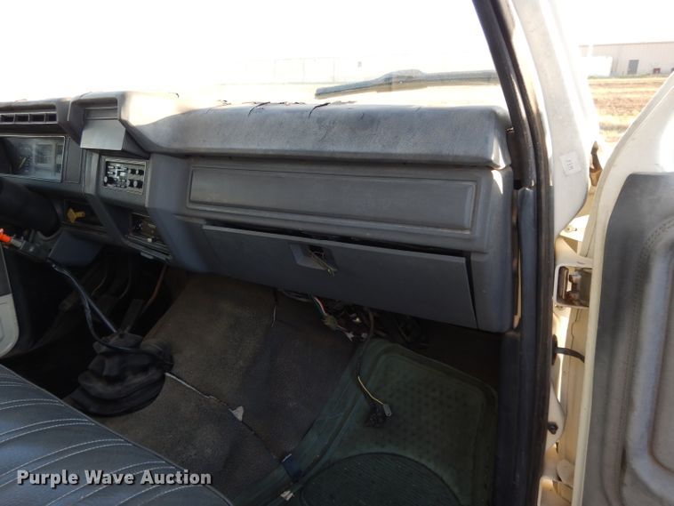 image for item DH3324 1991 Ford F600  dump truck