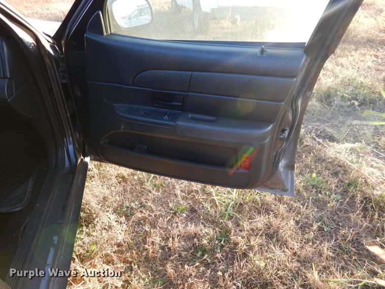 image for item DH3327 2009 Ford Crown Victoria Police Interceptor