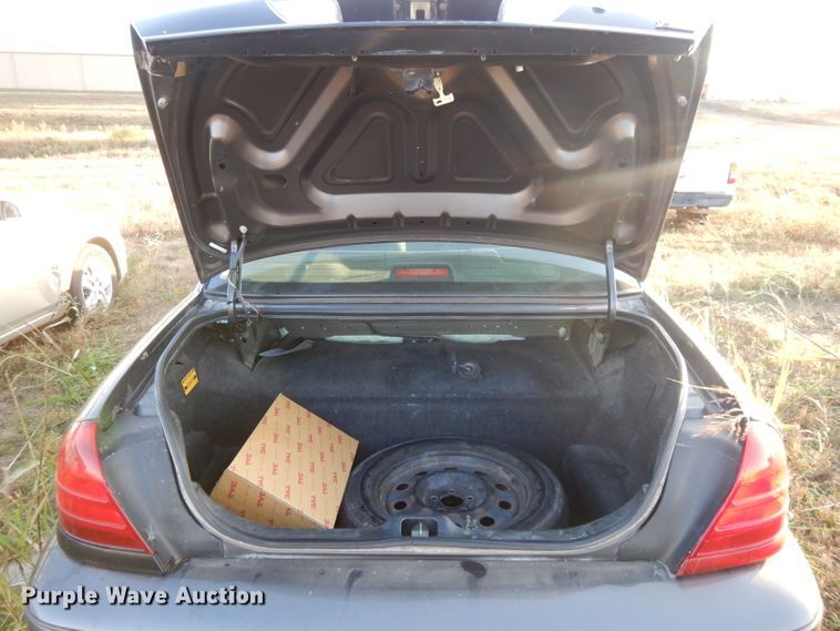 image for item DH3327 2009 Ford Crown Victoria Police Interceptor