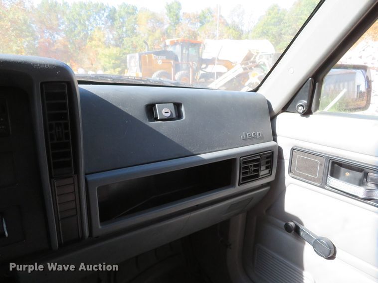 image for item DH3976 1996 Jeep Cherokee  SUV