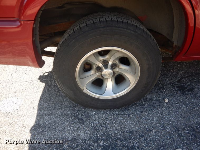 image for item DH5222 2002 Chevrolet Blazer  SUV