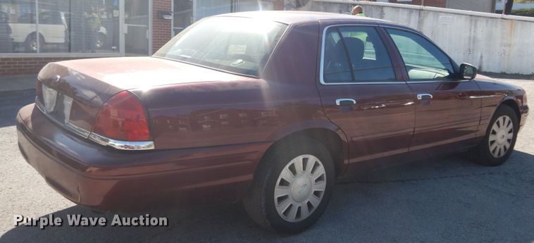 image for item DH5224 2006 Ford Crown Victoria Police Interceptor