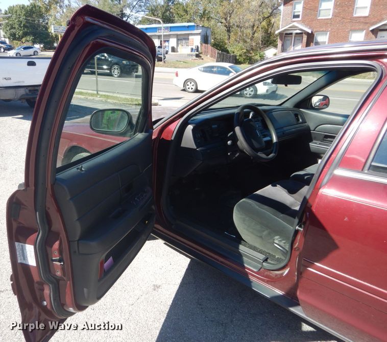 image for item DH5224 2006 Ford Crown Victoria Police Interceptor