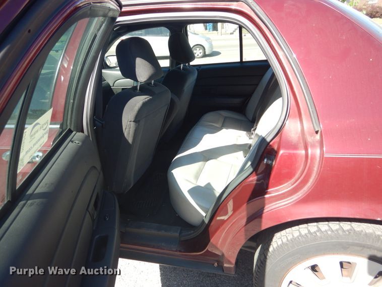 image for item DH5224 2006 Ford Crown Victoria Police Interceptor