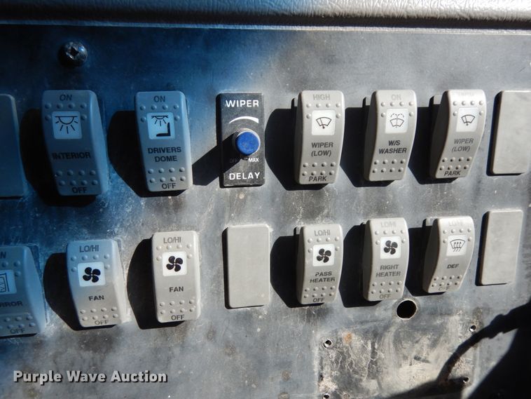 image for item DH6681 2005 Freightliner FS65  school bus