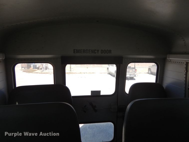 image for item DH6681 2005 Freightliner FS65  school bus