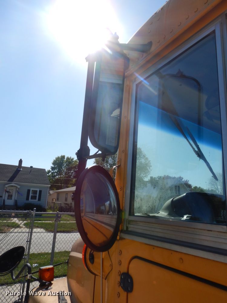 image for item DH6681 2005 Freightliner FS65  school bus