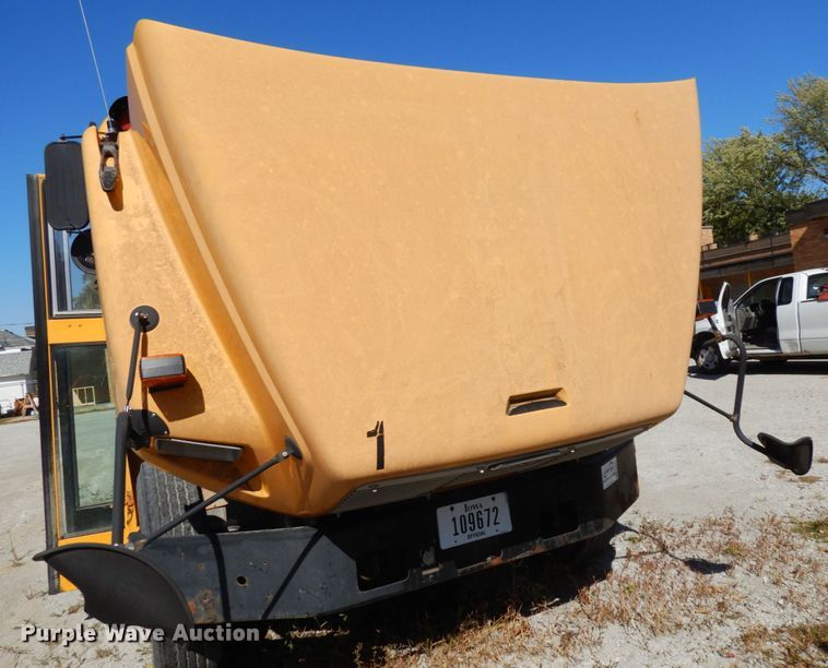 image for item DH6681 2005 Freightliner FS65  school bus