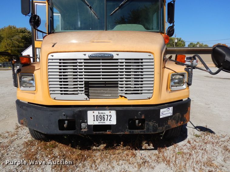 image for item DH6681 2005 Freightliner FS65  school bus