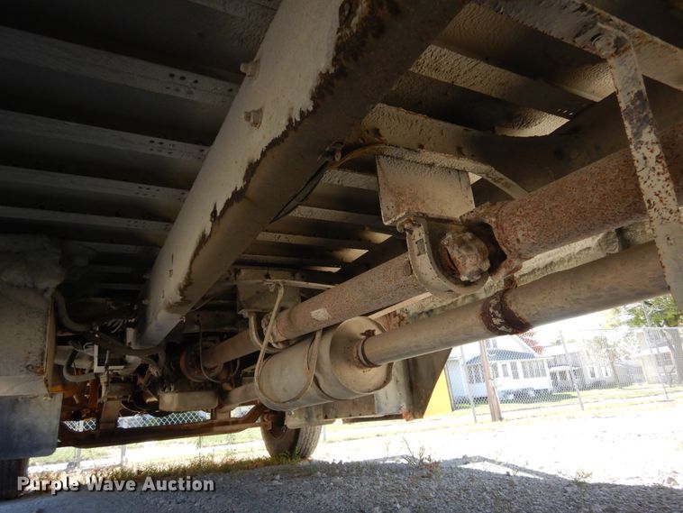 image for item DH6681 2005 Freightliner FS65  school bus