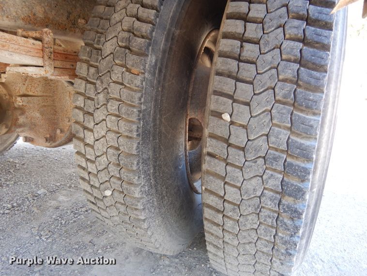 image for item DH6681 2005 Freightliner FS65  school bus