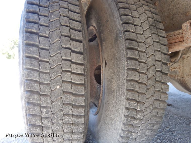 image for item DH6681 2005 Freightliner FS65  school bus