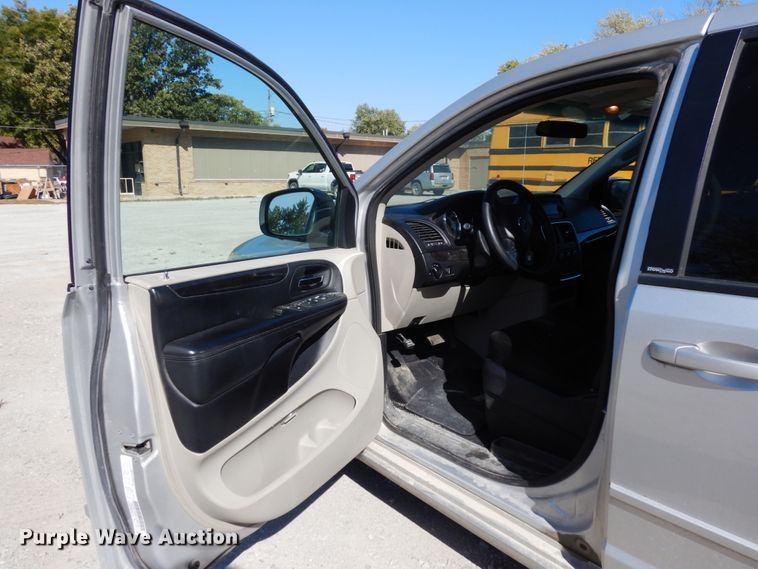 image for item DH6682 2012 Dodge Grand Caravan SE  van