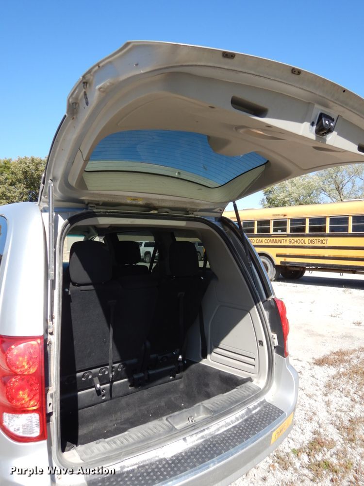 image for item DH6682 2012 Dodge Grand Caravan SE  van