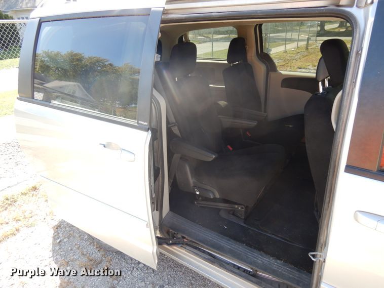 image for item DH6682 2012 Dodge Grand Caravan SE  van