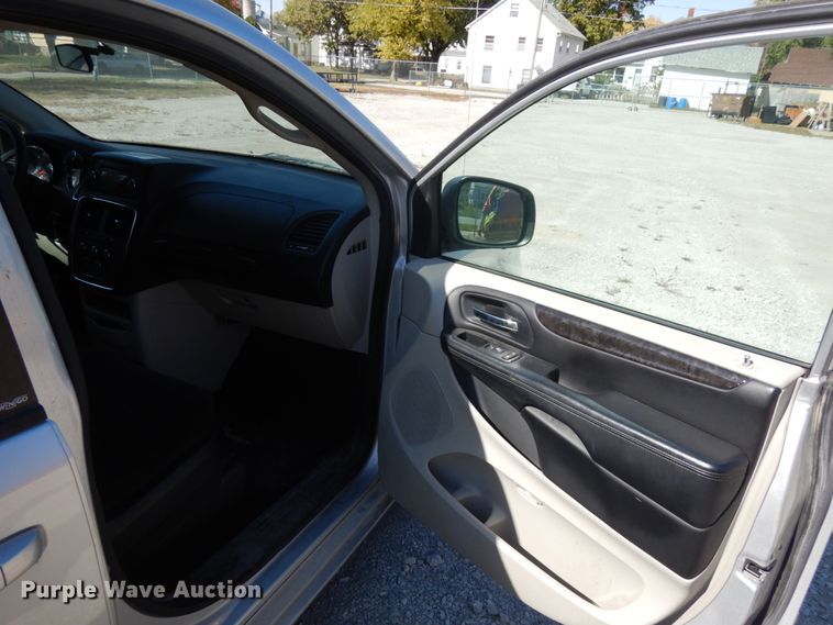 image for item DH6682 2012 Dodge Grand Caravan SE  van