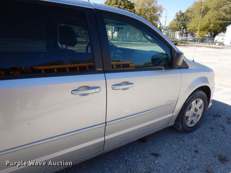 image for item DH6682 2012 Dodge Grand Caravan SE  van