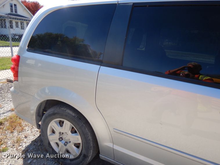 image for item DH6682 2012 Dodge Grand Caravan SE  van