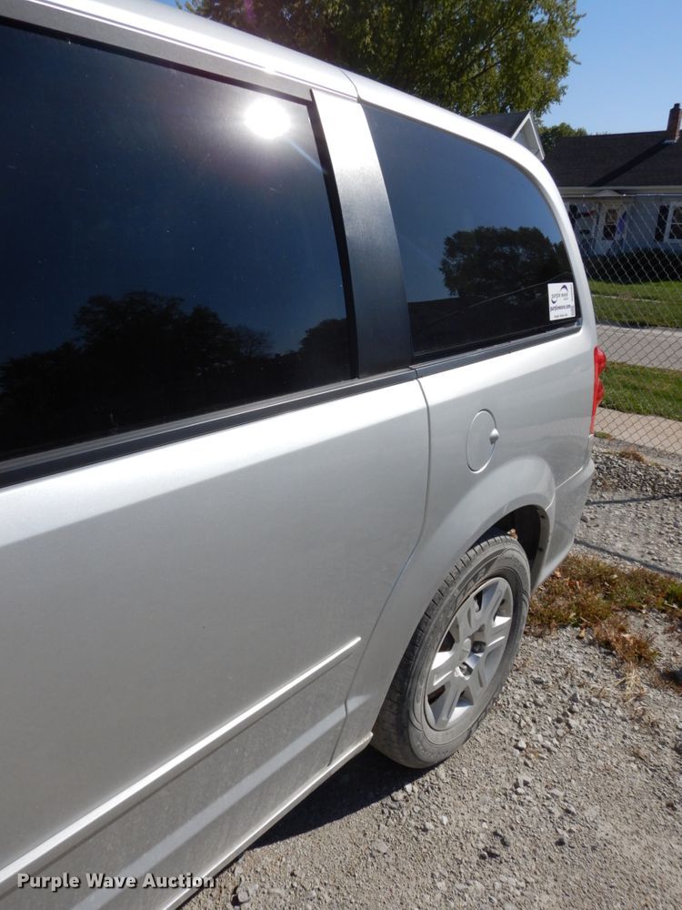image for item DH6682 2012 Dodge Grand Caravan SE  van