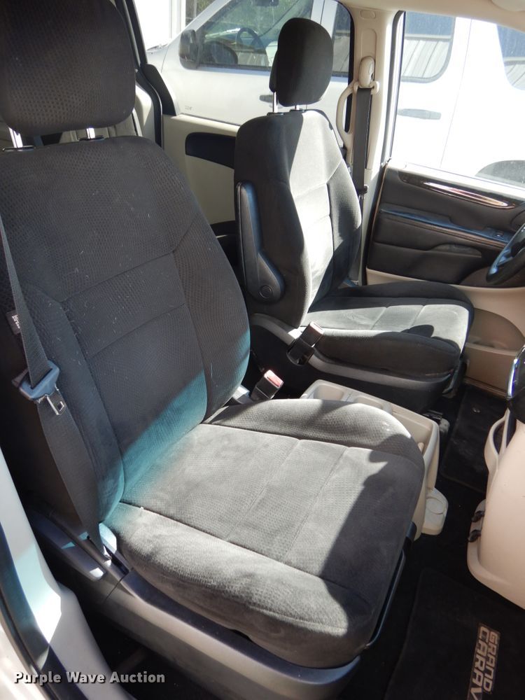 image for item DH6683 2012 Dodge Grand Caravan SE  van