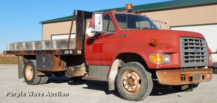 image for item DH6702 1995 Ford F800  dump flatbed truck