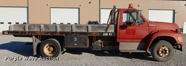 image for item DH6702 1995 Ford F800  dump flatbed truck