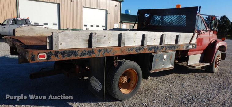 image for item DH6702 1995 Ford F800  dump flatbed truck