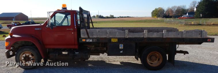 image for item DH6702 1995 Ford F800  dump flatbed truck