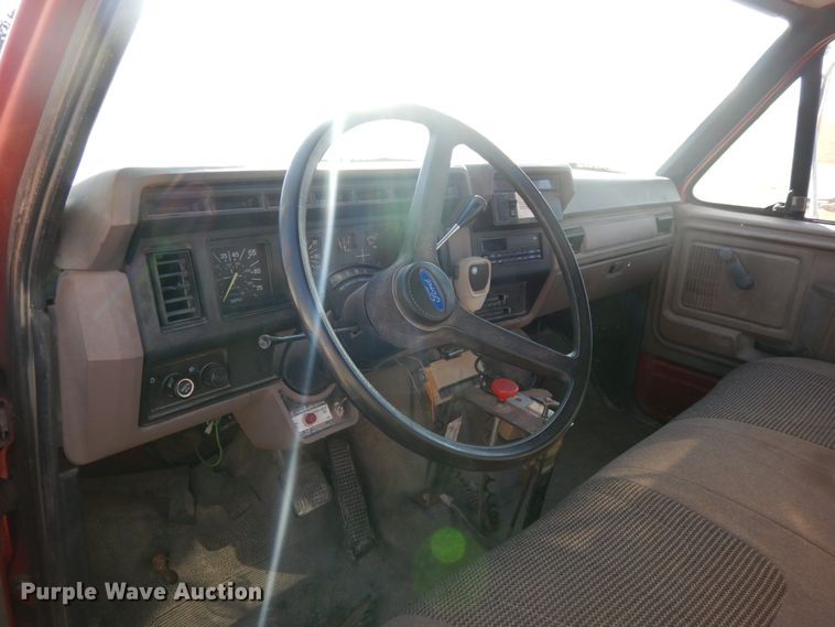 image for item DH6702 1995 Ford F800  dump flatbed truck