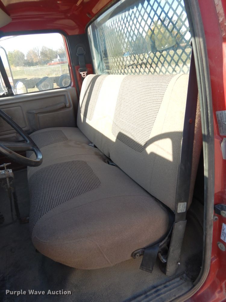 image for item DH6702 1995 Ford F800  dump flatbed truck