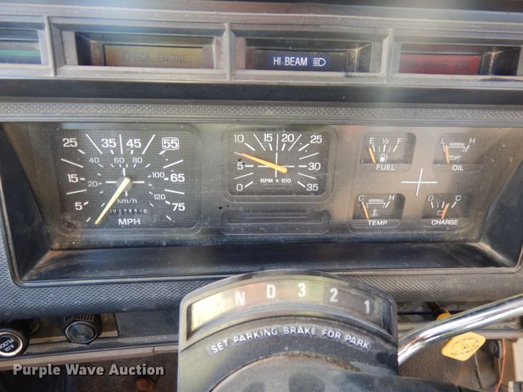 image for item DH6702 1995 Ford F800  dump flatbed truck