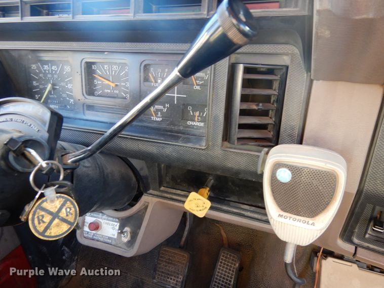 image for item DH6702 1995 Ford F800  dump flatbed truck