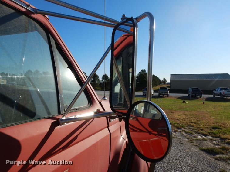 image for item DH6702 1995 Ford F800  dump flatbed truck