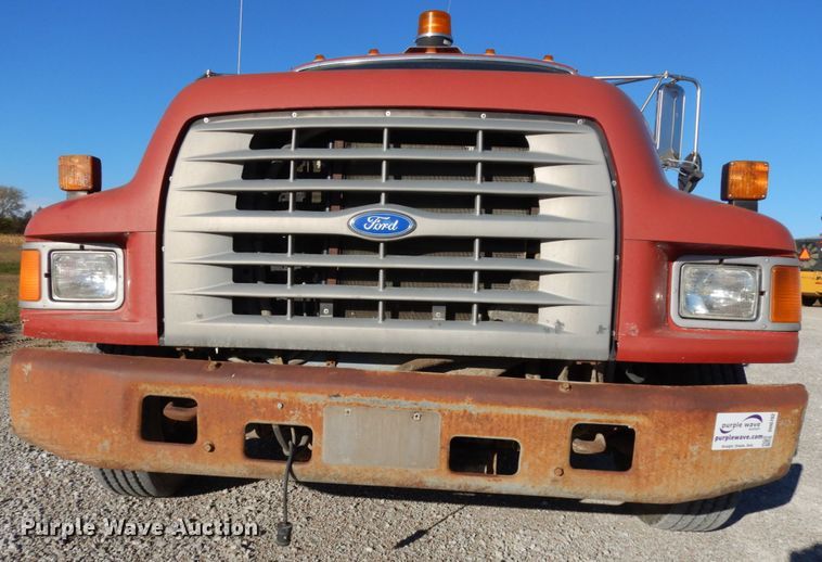 image for item DH6702 1995 Ford F800  dump flatbed truck