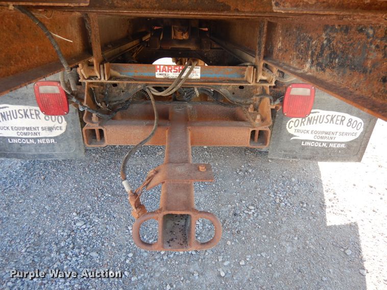 image for item DH6702 1995 Ford F800  dump flatbed truck